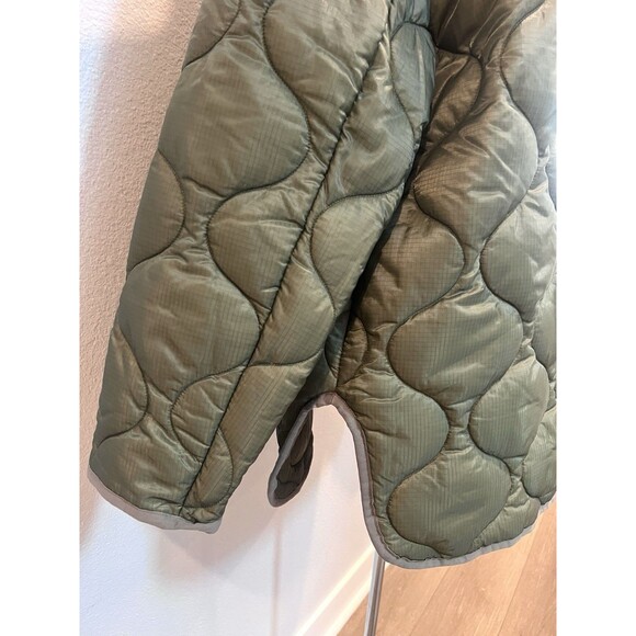 Babaton Aritzia Oversized Quilted Evergreen Lightweight Jacket Size Large - Picture 10 of 15